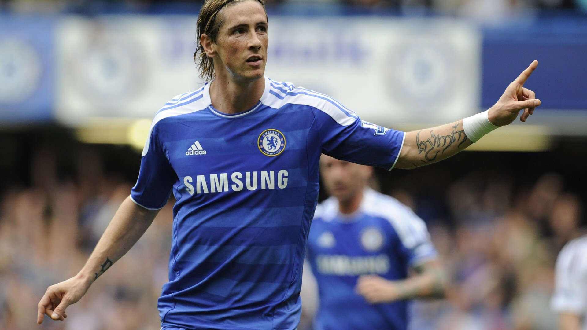 “千钧一发！终场前逆转大戏，观众掌声雷动”，千钧一发 台词